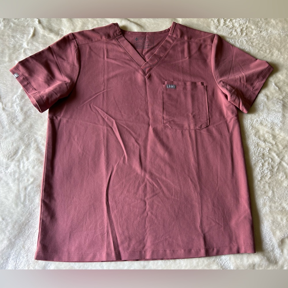 Figs scrub size large look